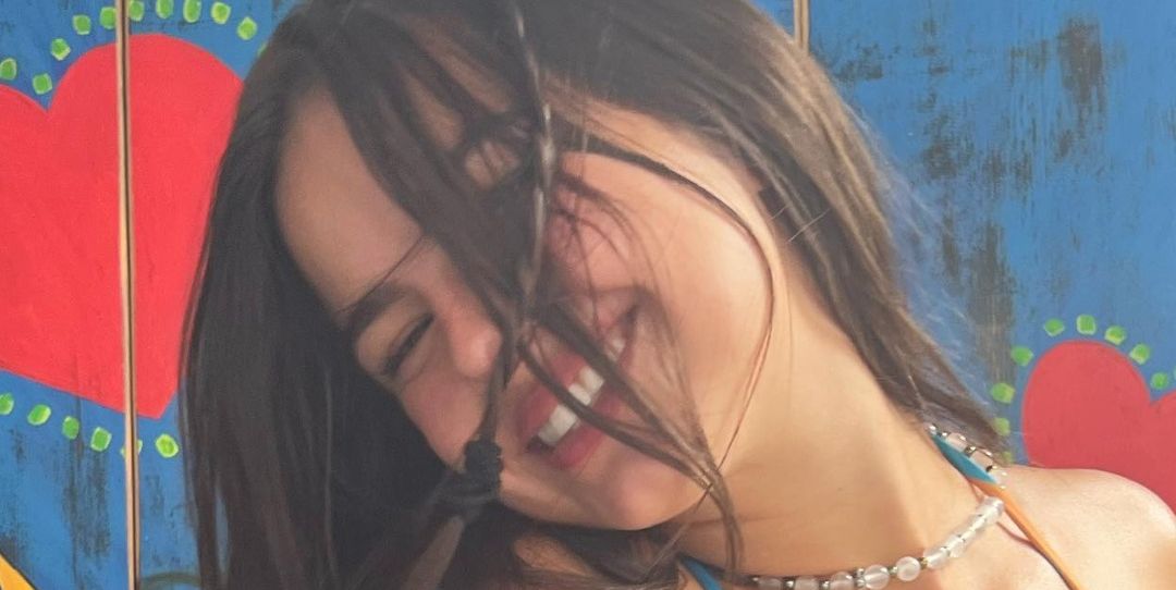 Addison Rae S Mismatched String Bikini Set Is A Tropical Vibe