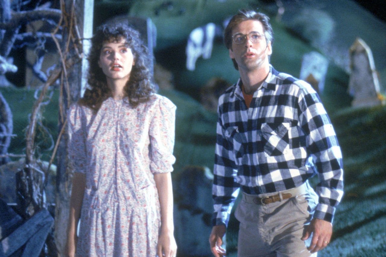 Alamy Geena Davis and Alec Baldwin in 'Beetlejuice'