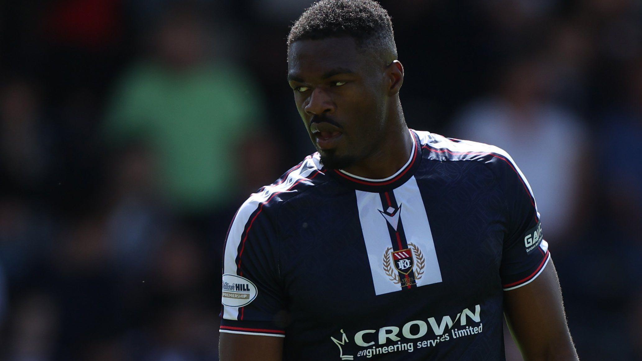 Harrogate sign Dundee striker Acquah