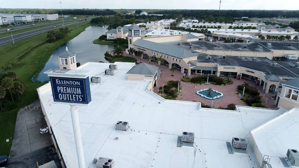 Gunfire in Bradenton outlet mall parking lot sends stores, shoppers into lockdown