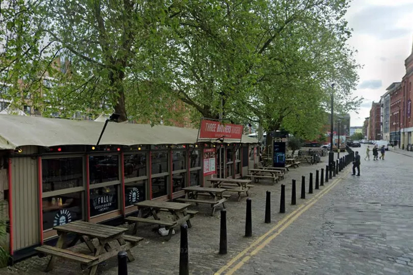Much-loved Bristol restaurant closes and 'Christmas ruined' as diners 'fall ill'. 