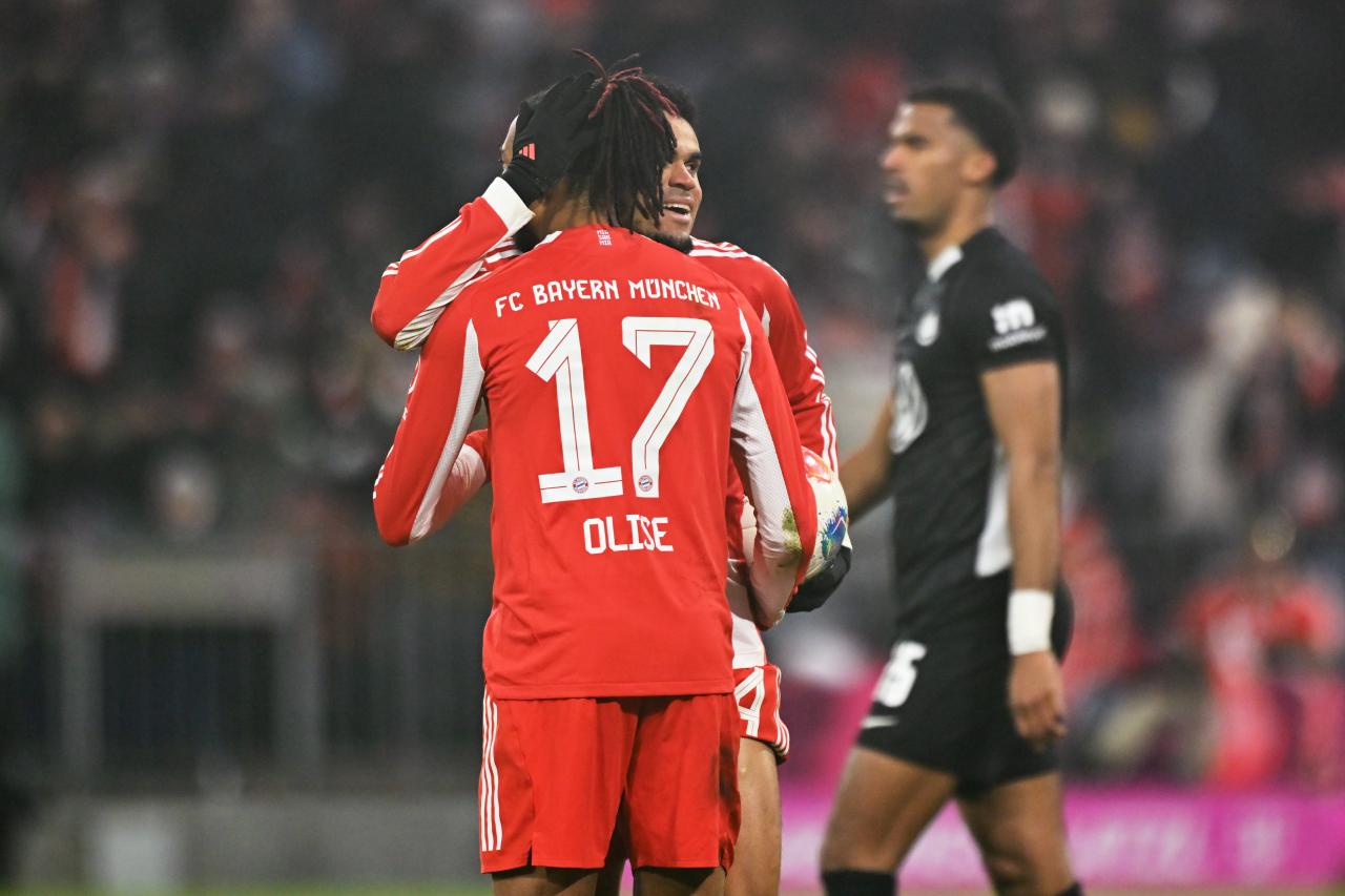 Kompany ushers Olise and Díaz away from Ribéry-Robben comparisons