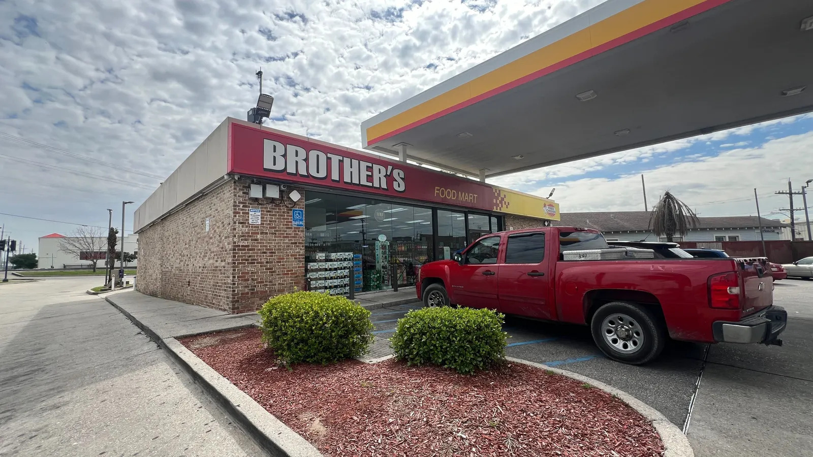 media.zenfs.com image