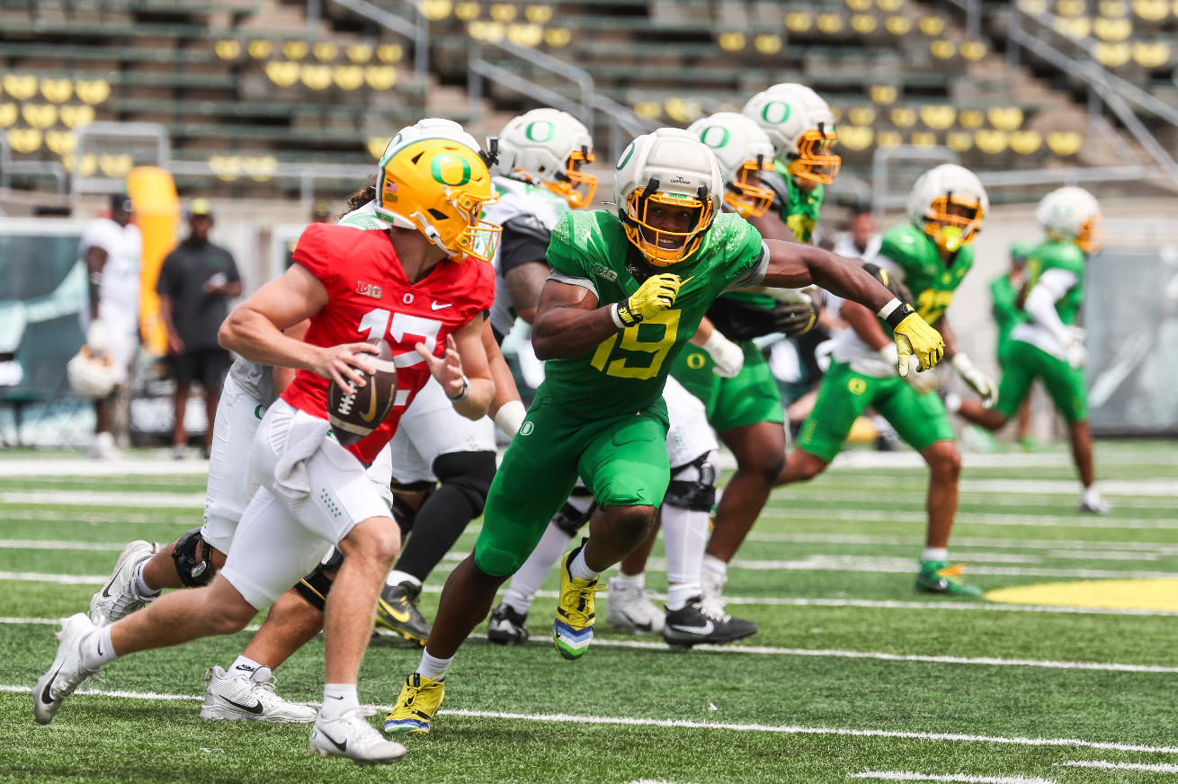 Oregon Ducks true freshman Tobi Haastrup in fall camp scrimmage No. 2.