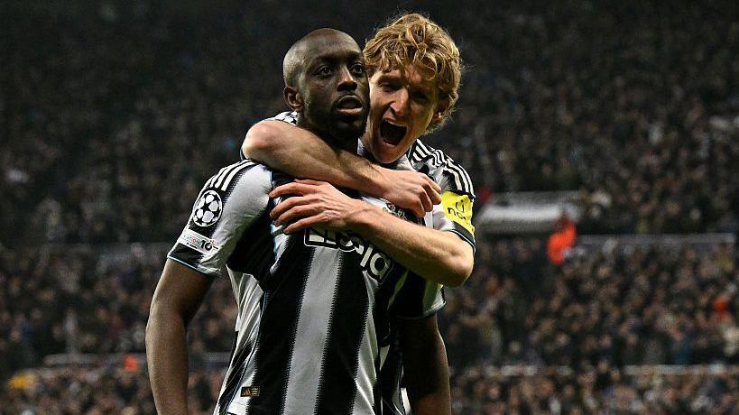 Ruthless Newcastle Sweep Aside PSV to Seal Champions League Play-Off Spot