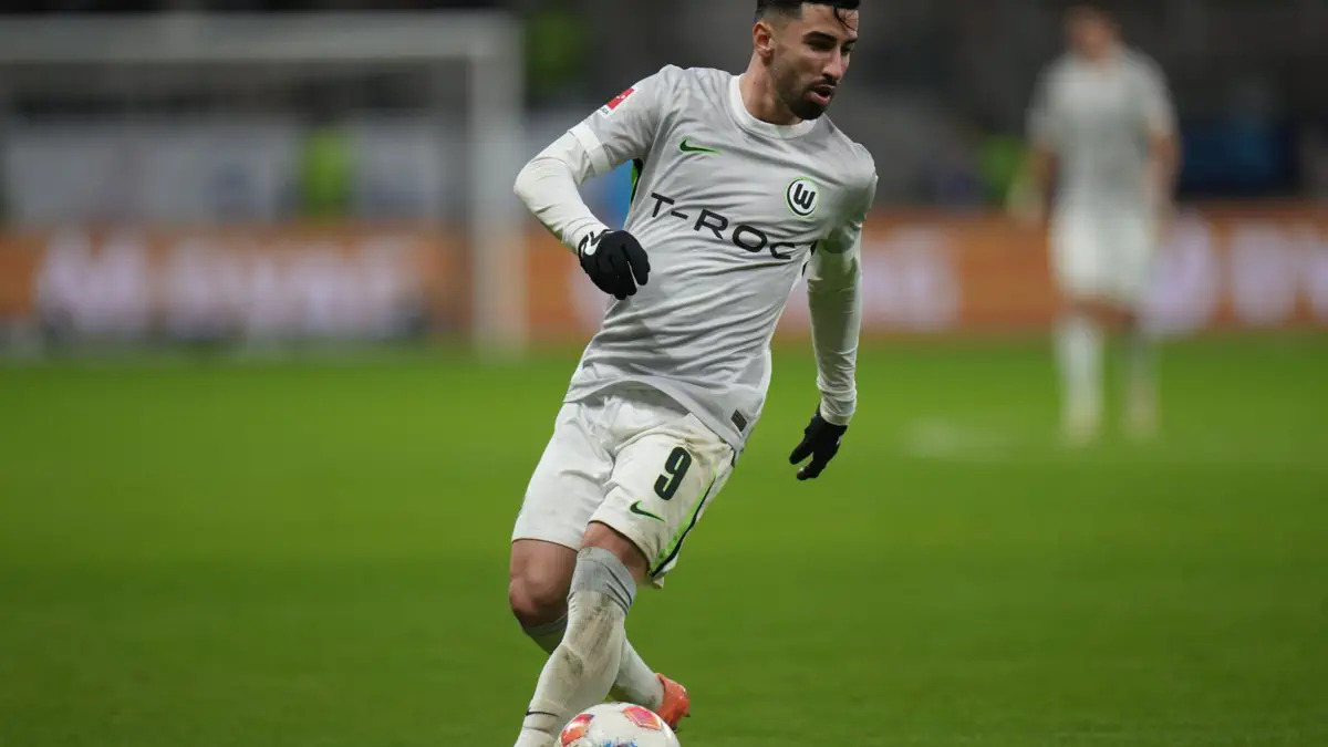 A coach from Algeria believes that Mohamed Amoura can succeed in England!