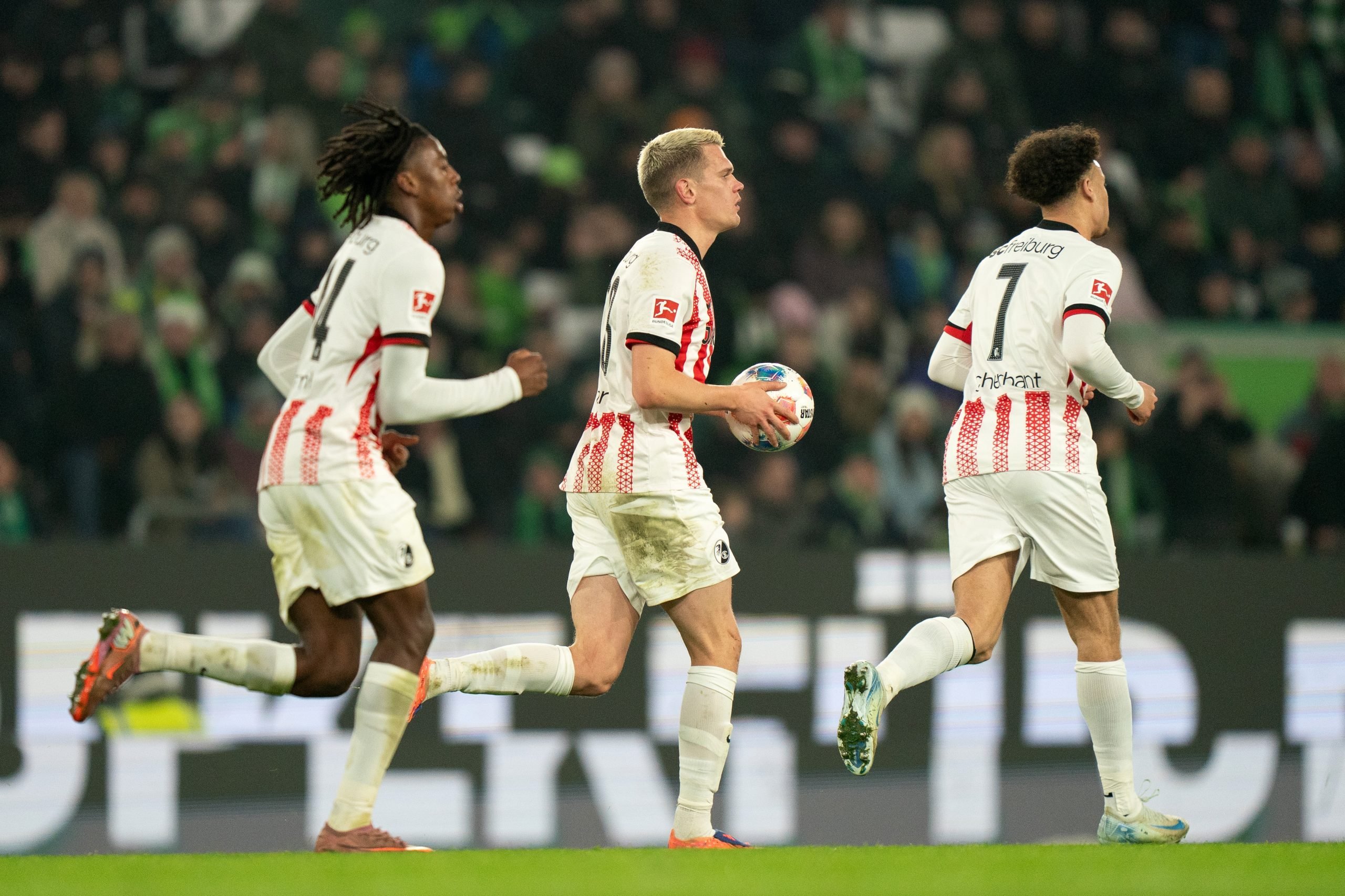 Bundesliga matchday 15 review: Bayer Leverkusen win top-four clash, seven-goal thriller, Bayern Munich nine points clear