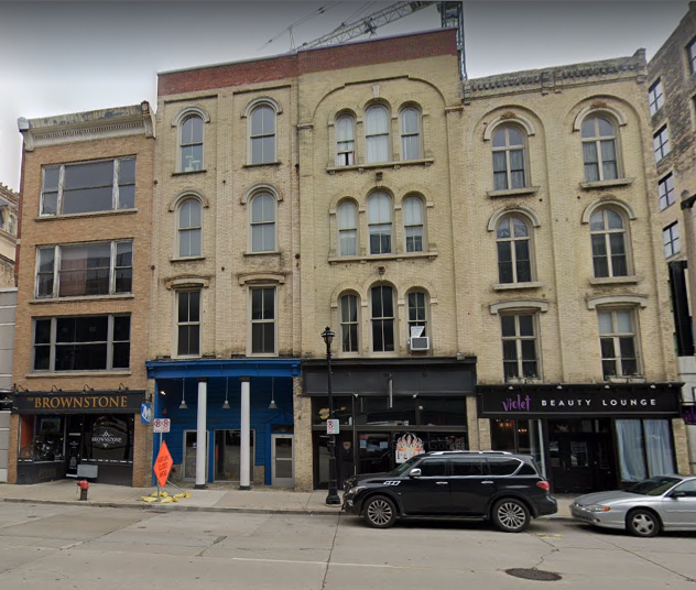 A downtown Milwaukee mixeduse building anchored by a new restaurant
