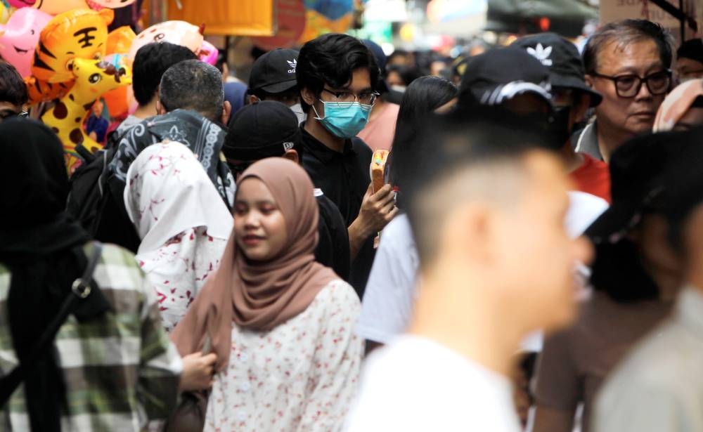 Melaka mulling mandatory face mask rule if Covid cases show no sign of