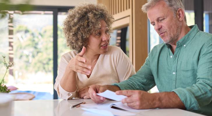 妻と私は住宅ローンを返済しましたが、貯蓄を増やしたいと思っていますが、住宅保険は現在7.2,000ドルです。私たちはそれなしで行くことができますか？
