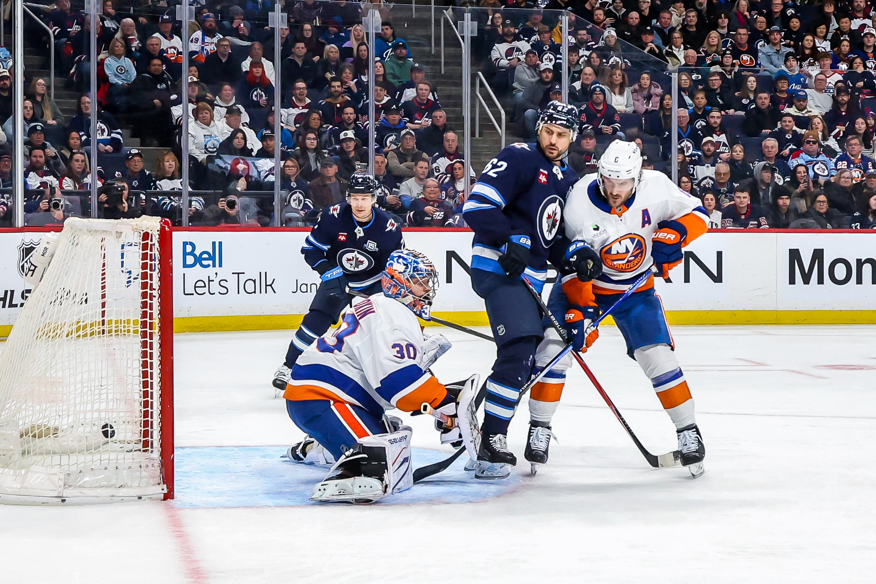 Jets 5, Islanders 4: Comeback squandered