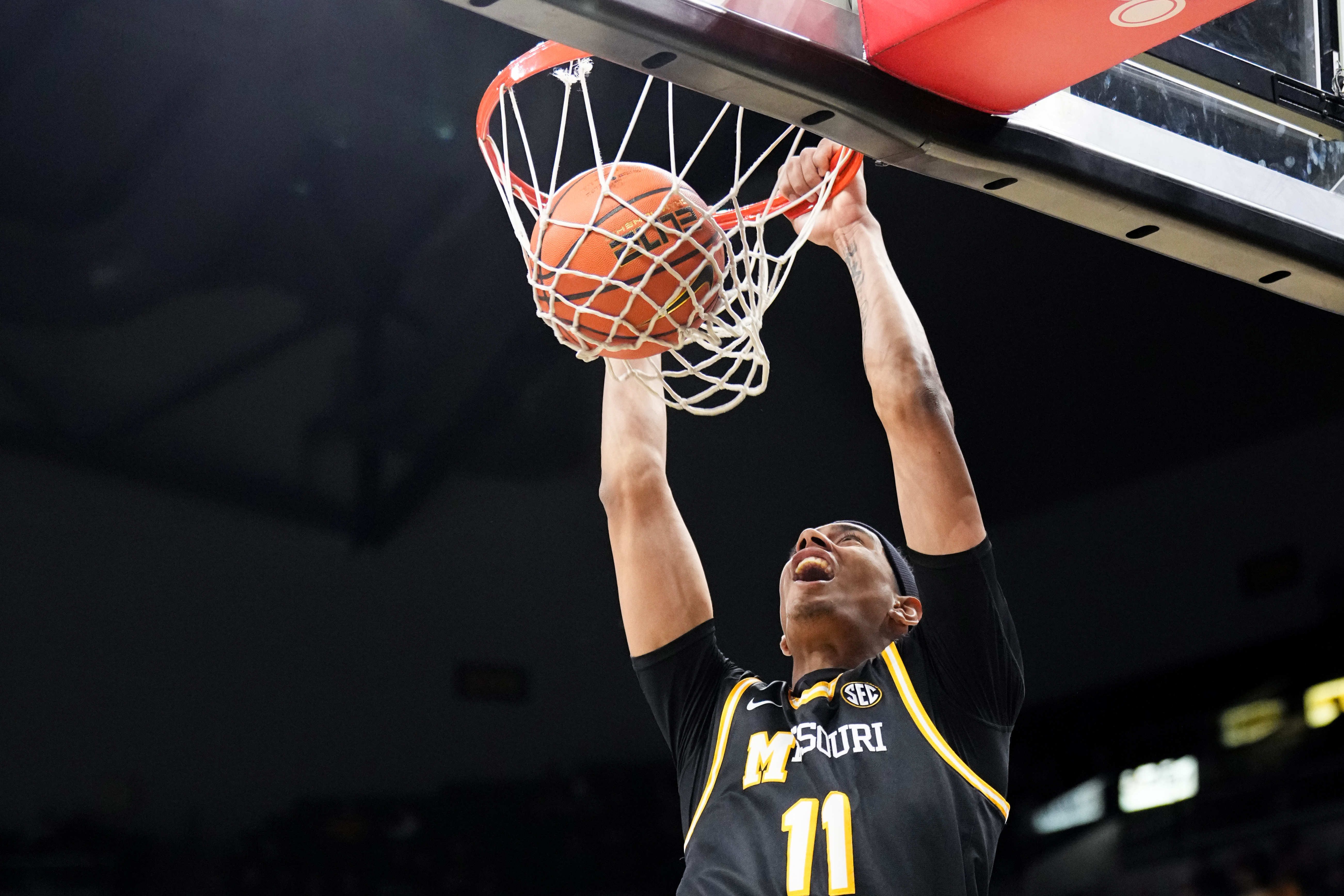 Mizzou records third SEC win, beats Auburn 84-74