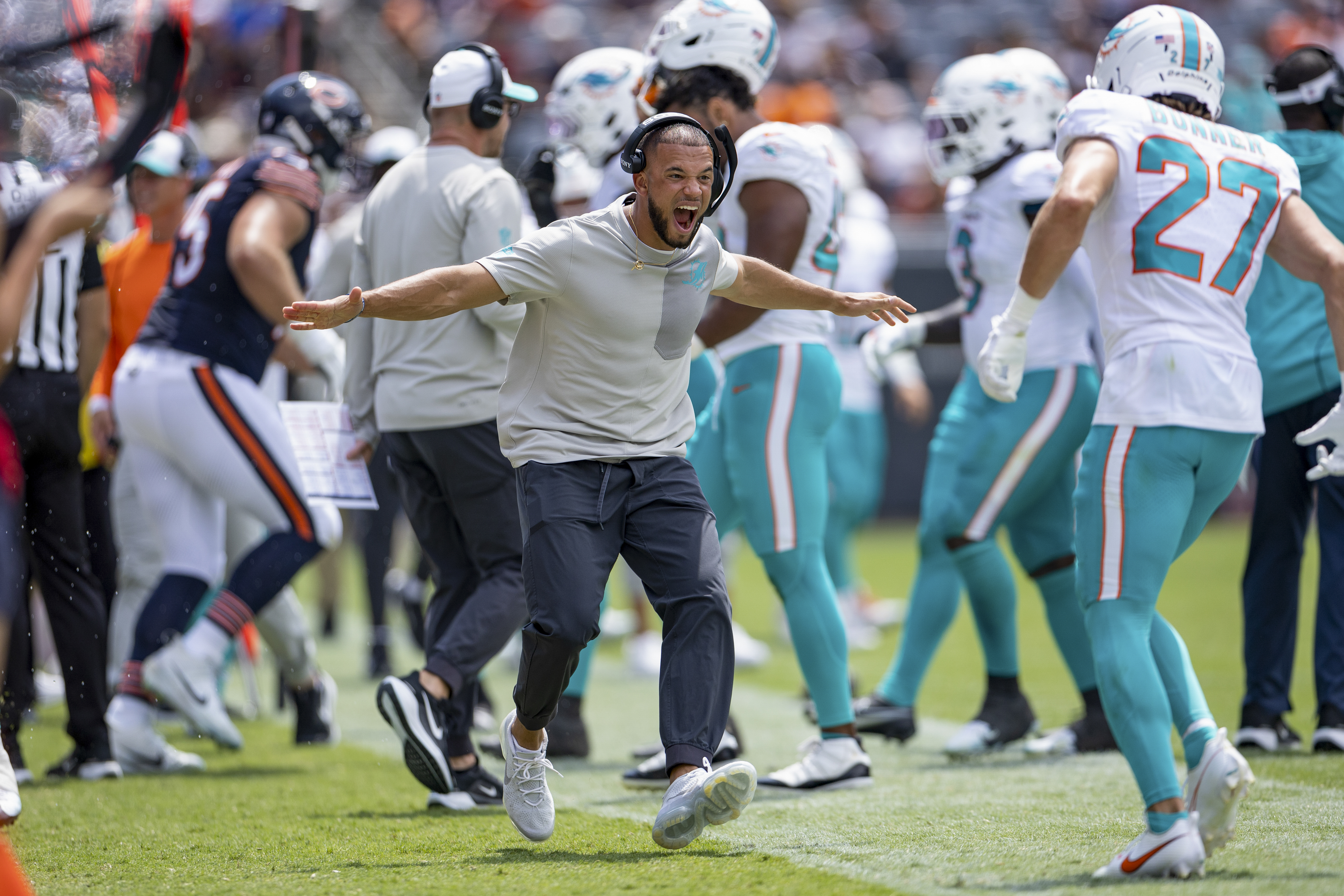 Report: Jaguars to hire Dolphins CBs coach Mathieu Araujo