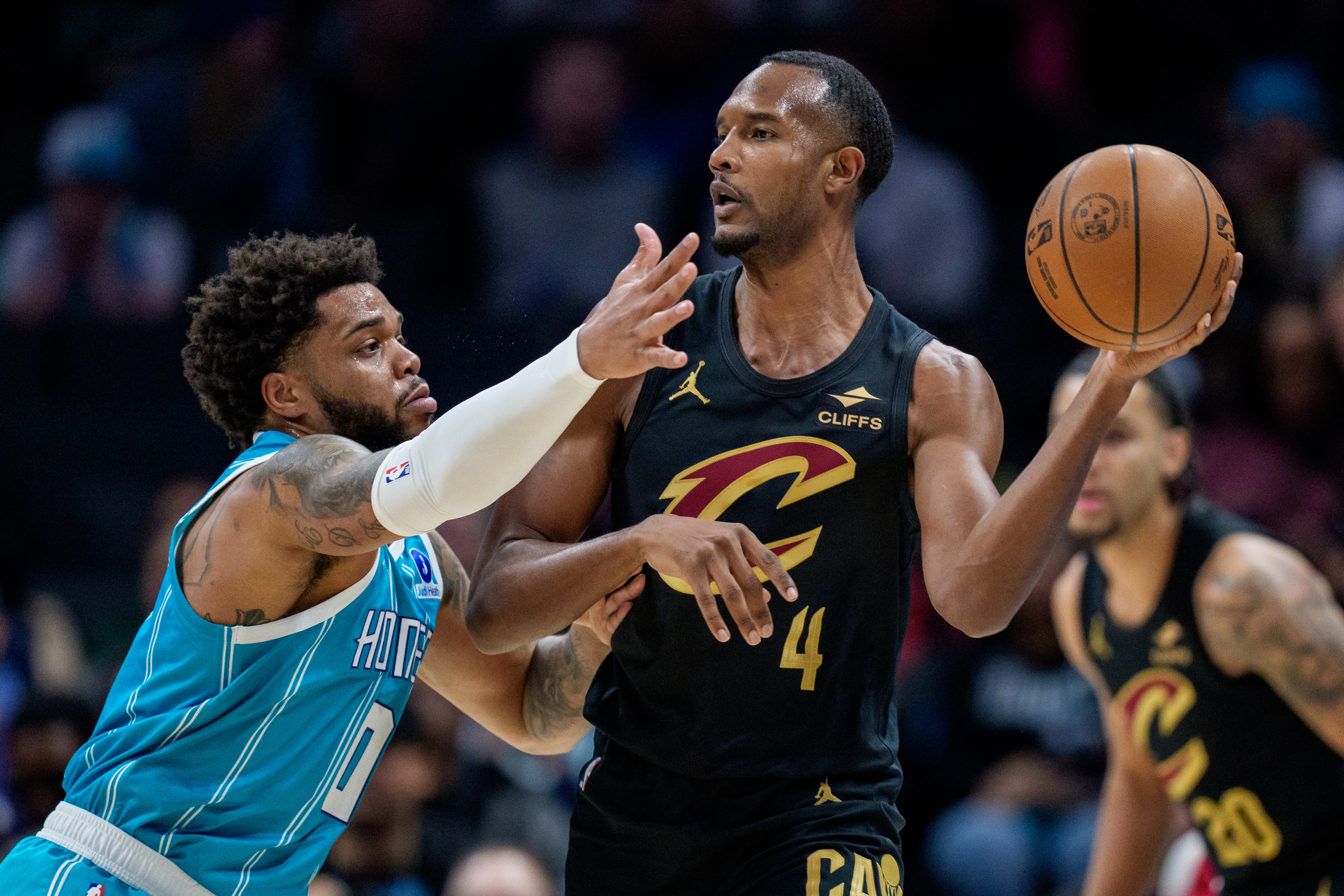 Winners and Losers: Cavs at Hornets – Evan Mobley dominates then disappears in Charlotte