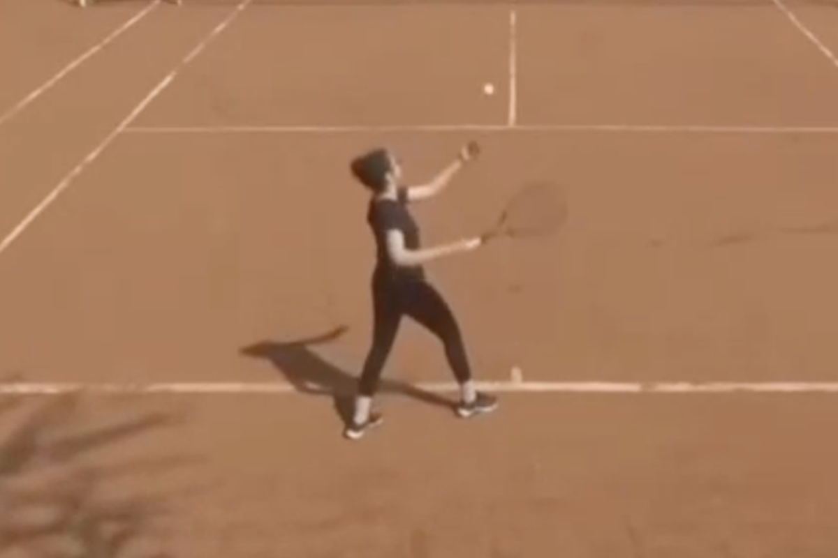 Wildcard tennis player’s performance in £22,000 tournament leaves viewers wondering if it’s her first match