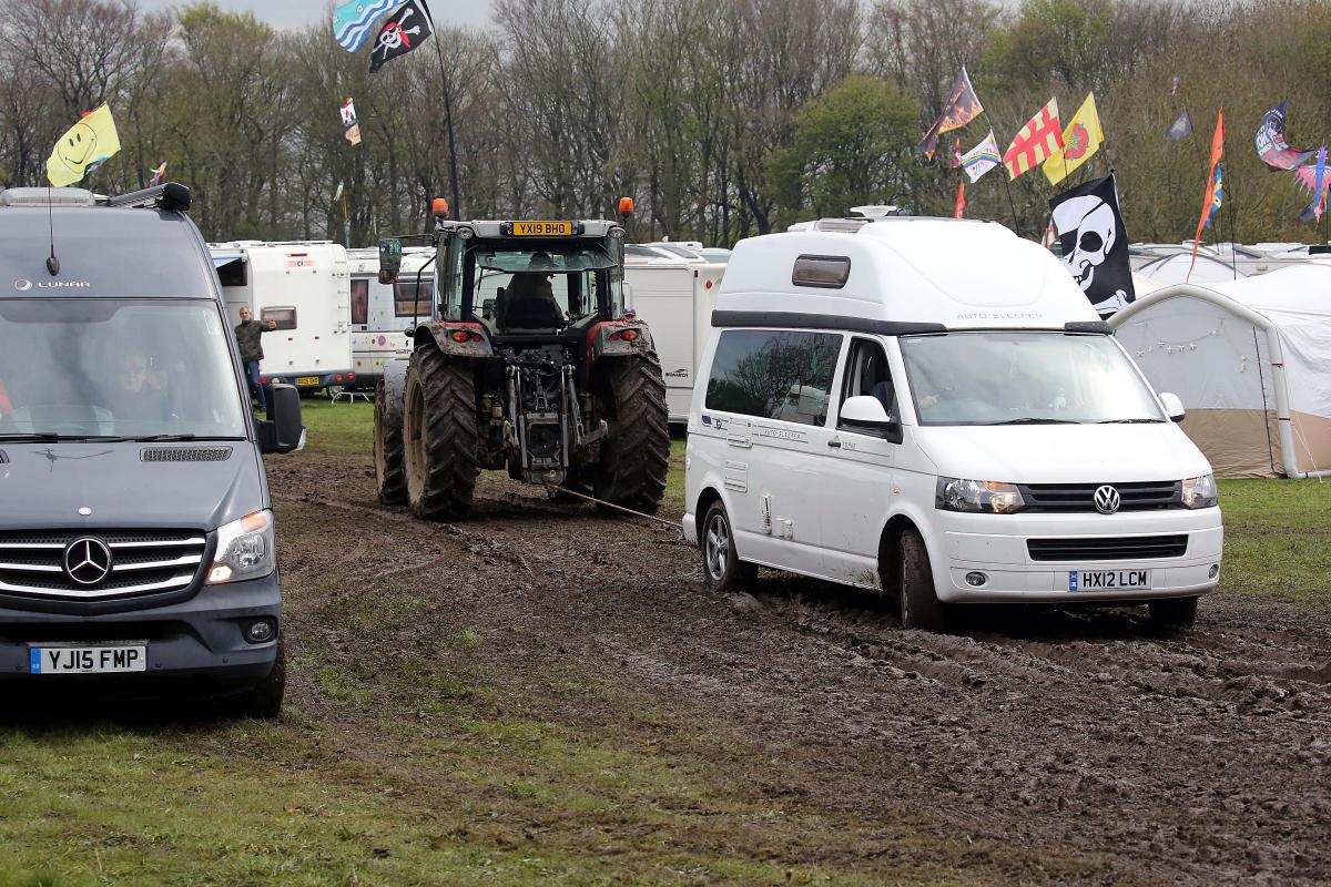 Pictures show traffic chaos at County Durham music festival with cars