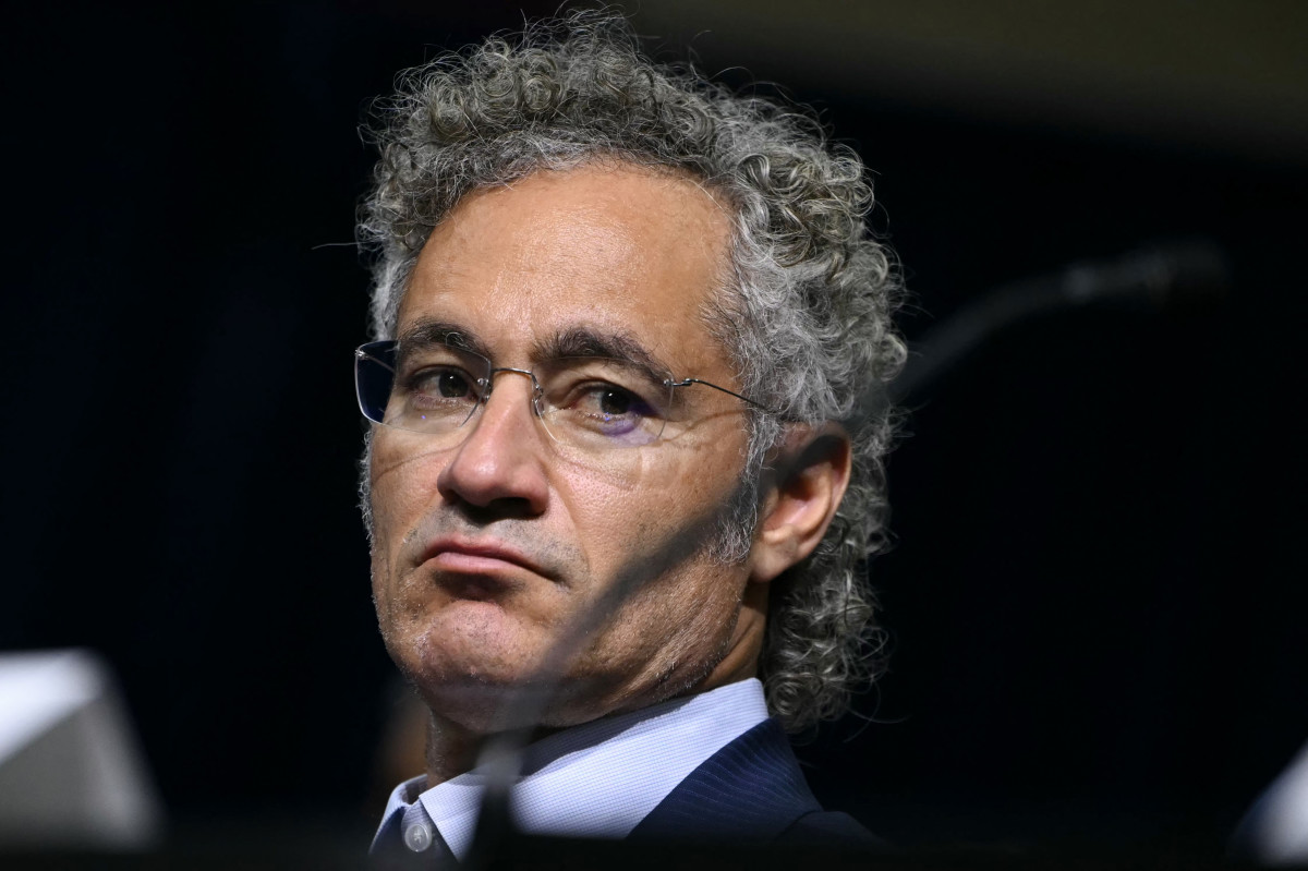 Palantir stock faces a pressure-cooker moment