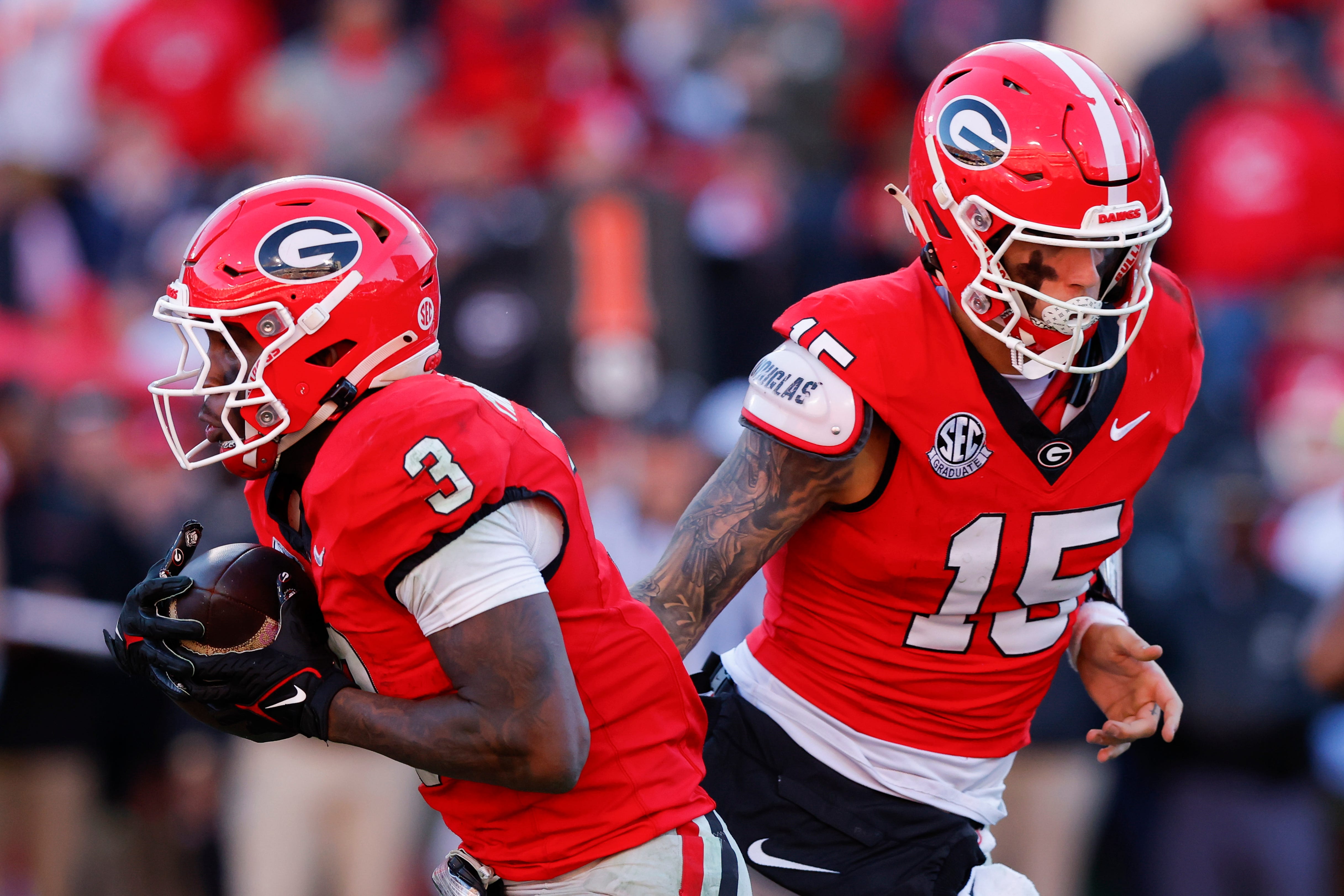 Georgia RB sends message in support of Carson Beck