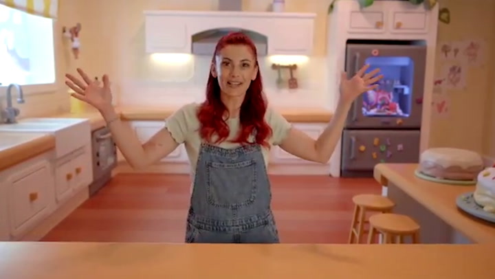 Bluey Dancealongs: Dianne Buswell stars in trailer. 