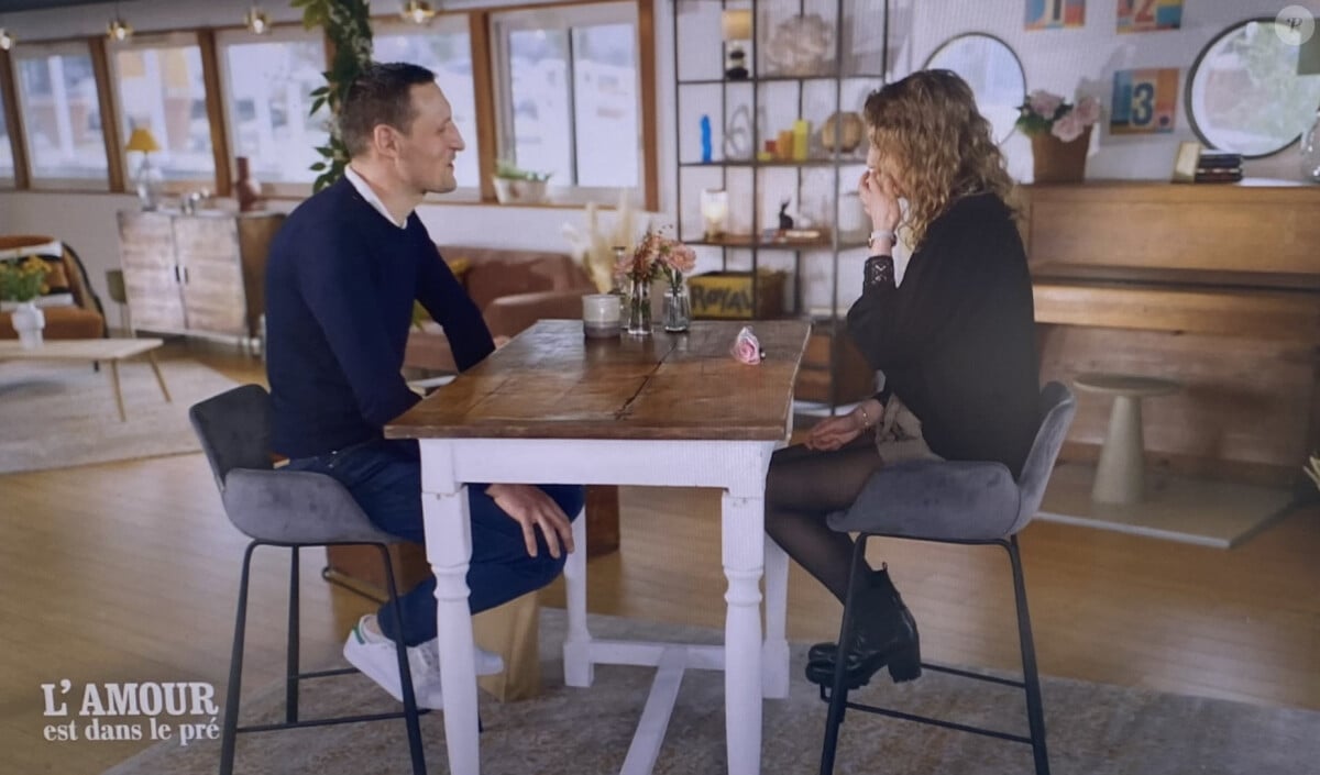 "J'espère qu'ils ne sont pas frère et soeur..." : La ressemblance entre cet  agriculteur de L'amour est dans le pré et sa prétendante est troublante  (SPOILER)