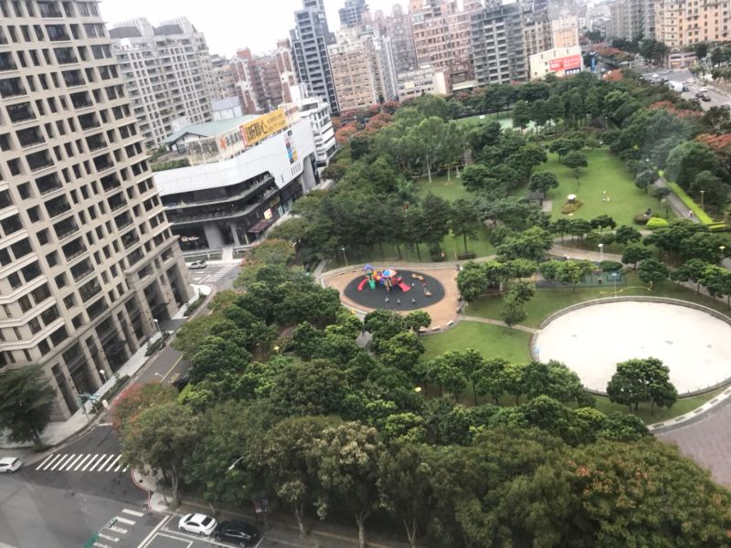 ▲有網友在PTT提問「三峽vs林口，只能擇一的話會選哪個地方？」結果全場紛紛狂推「這區」，大讚「市容整齊乾淨，人行道又寬敞」。（圖／NOWnews資料照片）